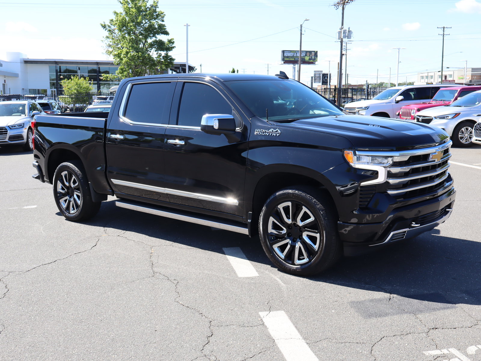 Used 2023 Chevrolet Silverado 1500 High Country w/ Technology Package AWD/4WD image 2