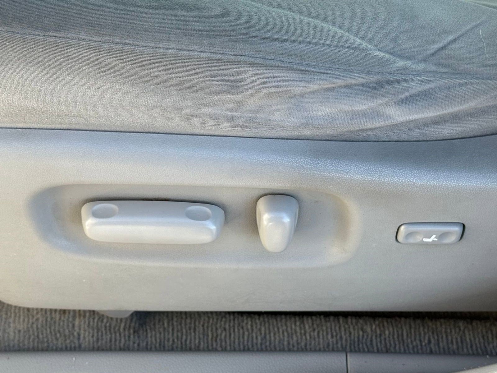 Used 2010 Toyota Highlander Base image 14