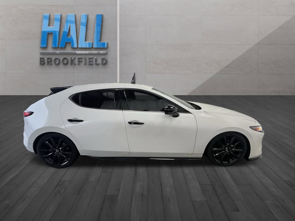 Used 2021 MAZDA MAZDA3 Hatchback w/Premium Plus Pkg image 6