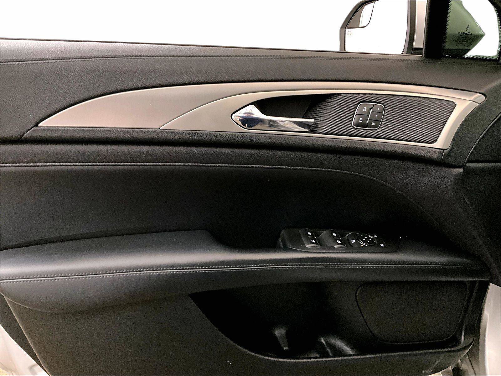 Used 2017 Lincoln MKZ Premiere image 23