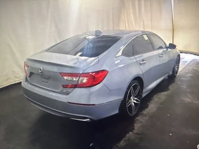 Used 2022 Honda Accord Touring image 4