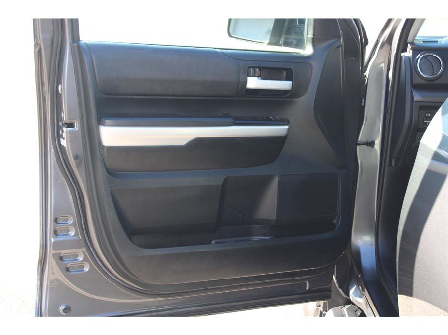 Used 2017 Toyota Tundra SR5 w/ TRD Off Road Package image 7