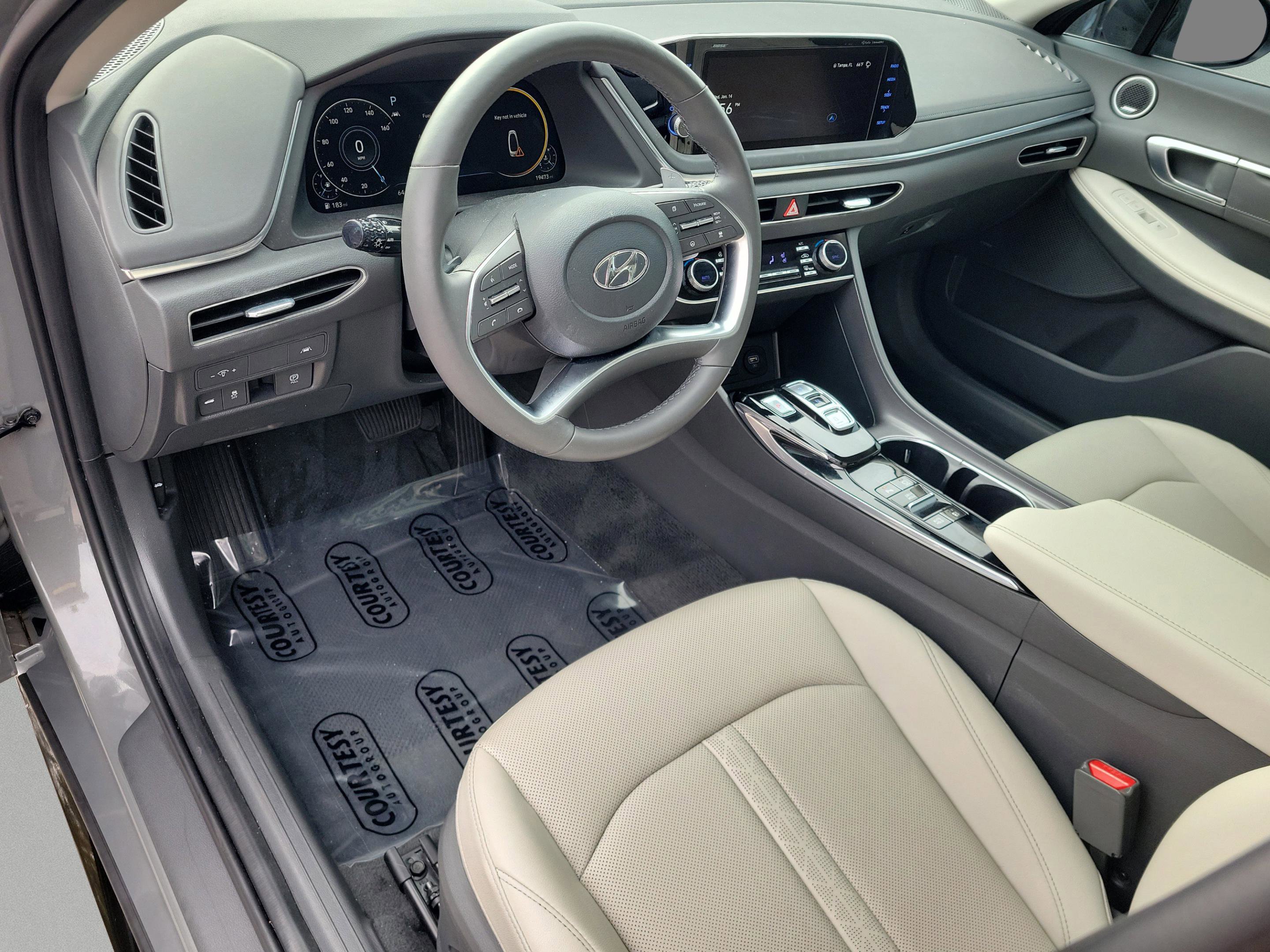 Used 2023 Hyundai Sonata Limited w/ Preferred Accessory Package image 21