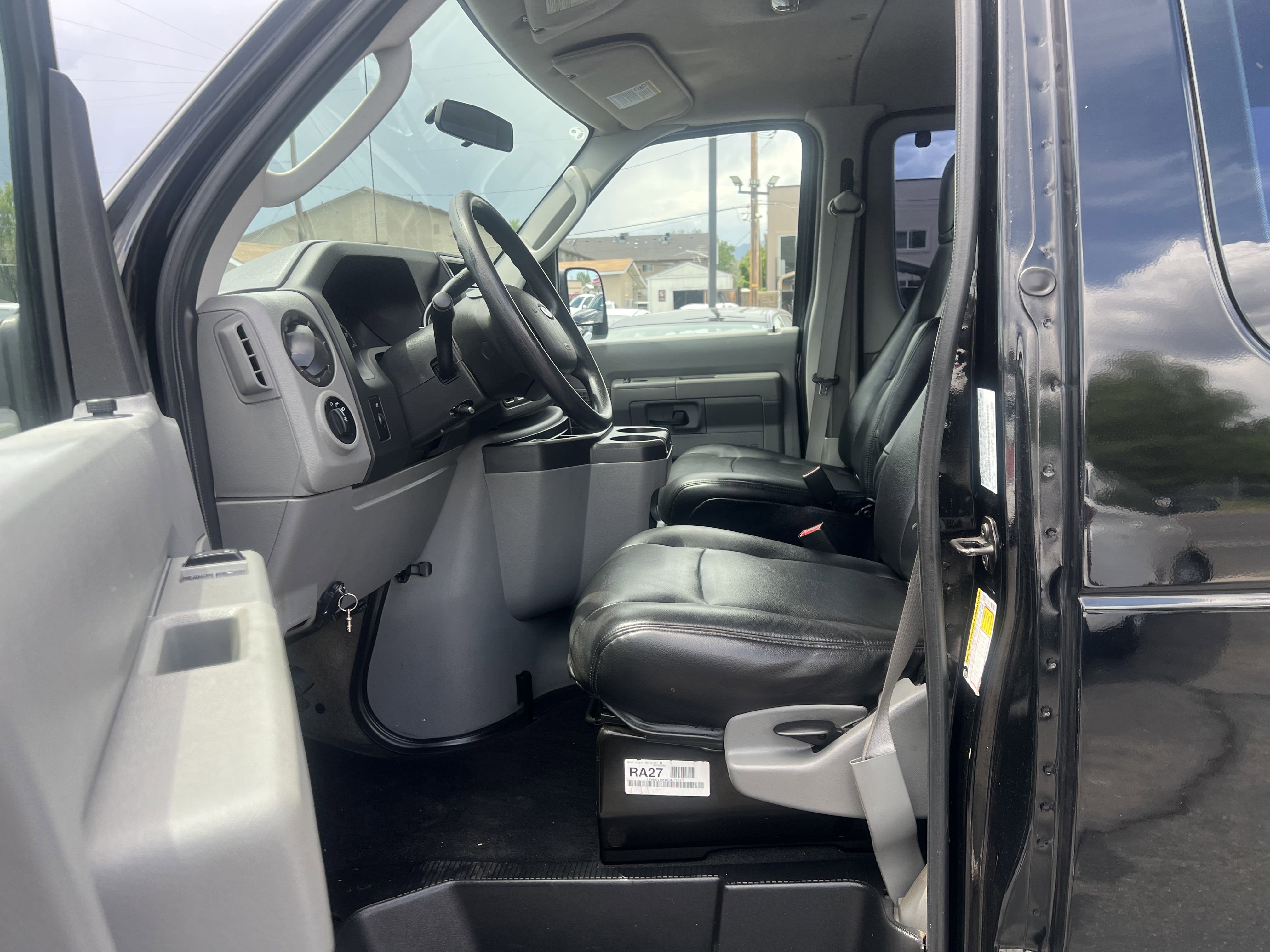 Used 2014 Ford E-150 and Econoline 150 Wagon RWD image 12