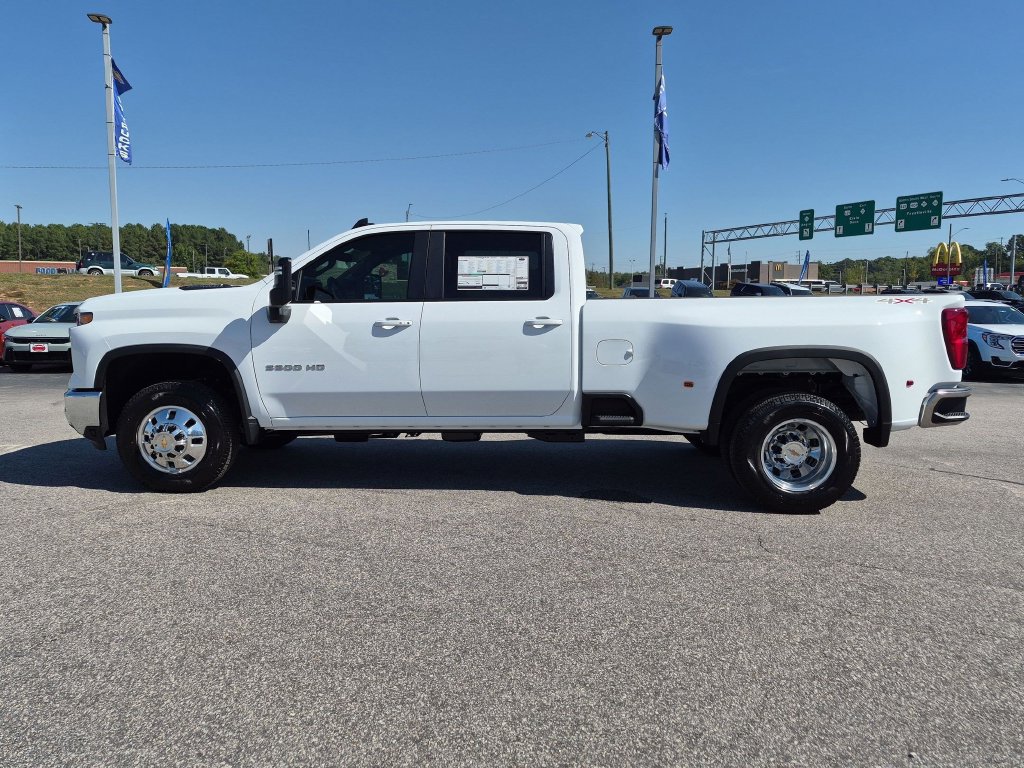 New 2026 Chevrolet Silverado 3500 LT w/ All Star Edition AWD/4WD image 7