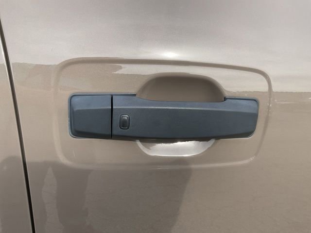 Used 2021 Nissan Titan PRO-4X w/ Pro-4x Convenience Package image 20