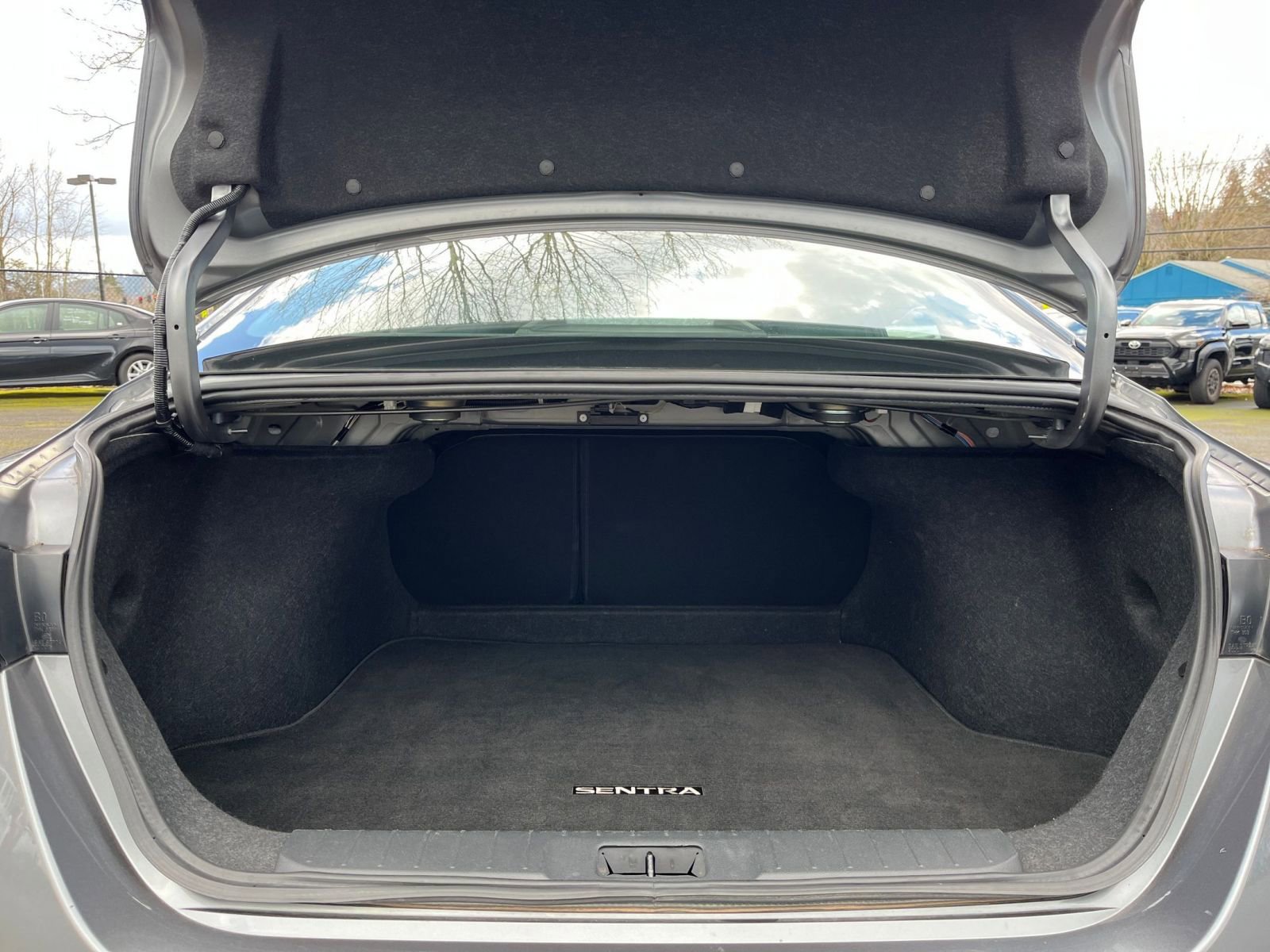 Used 2025 Nissan Sentra SV FWD image 29