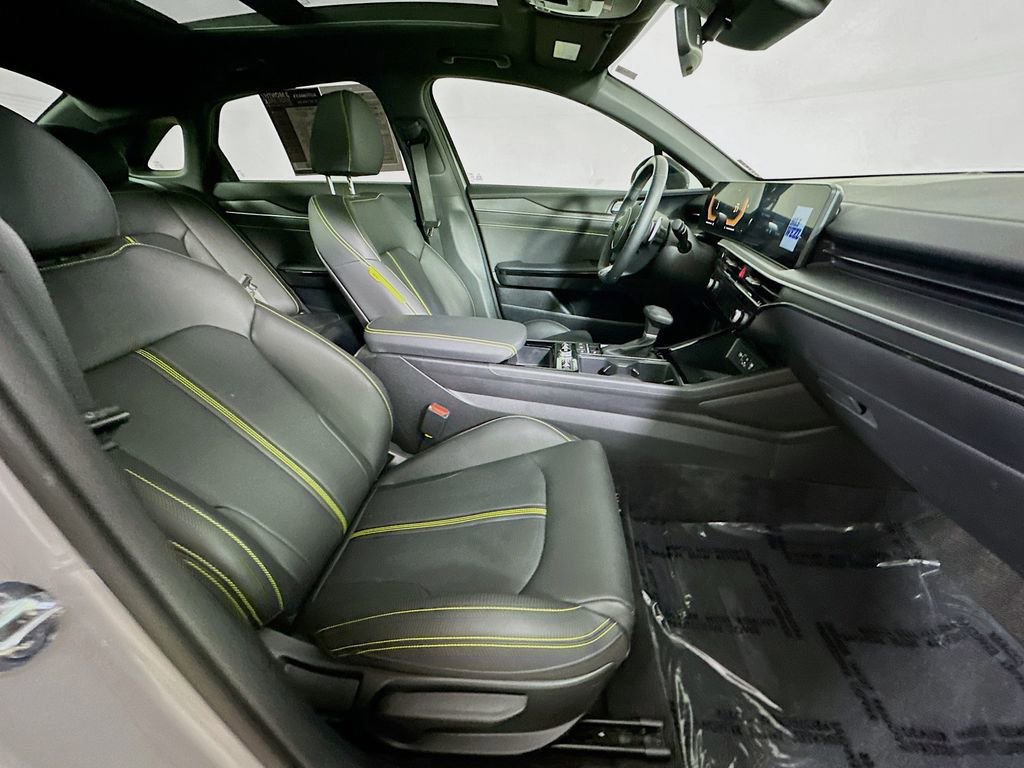 Used 2025 Kia K5 GT image 11