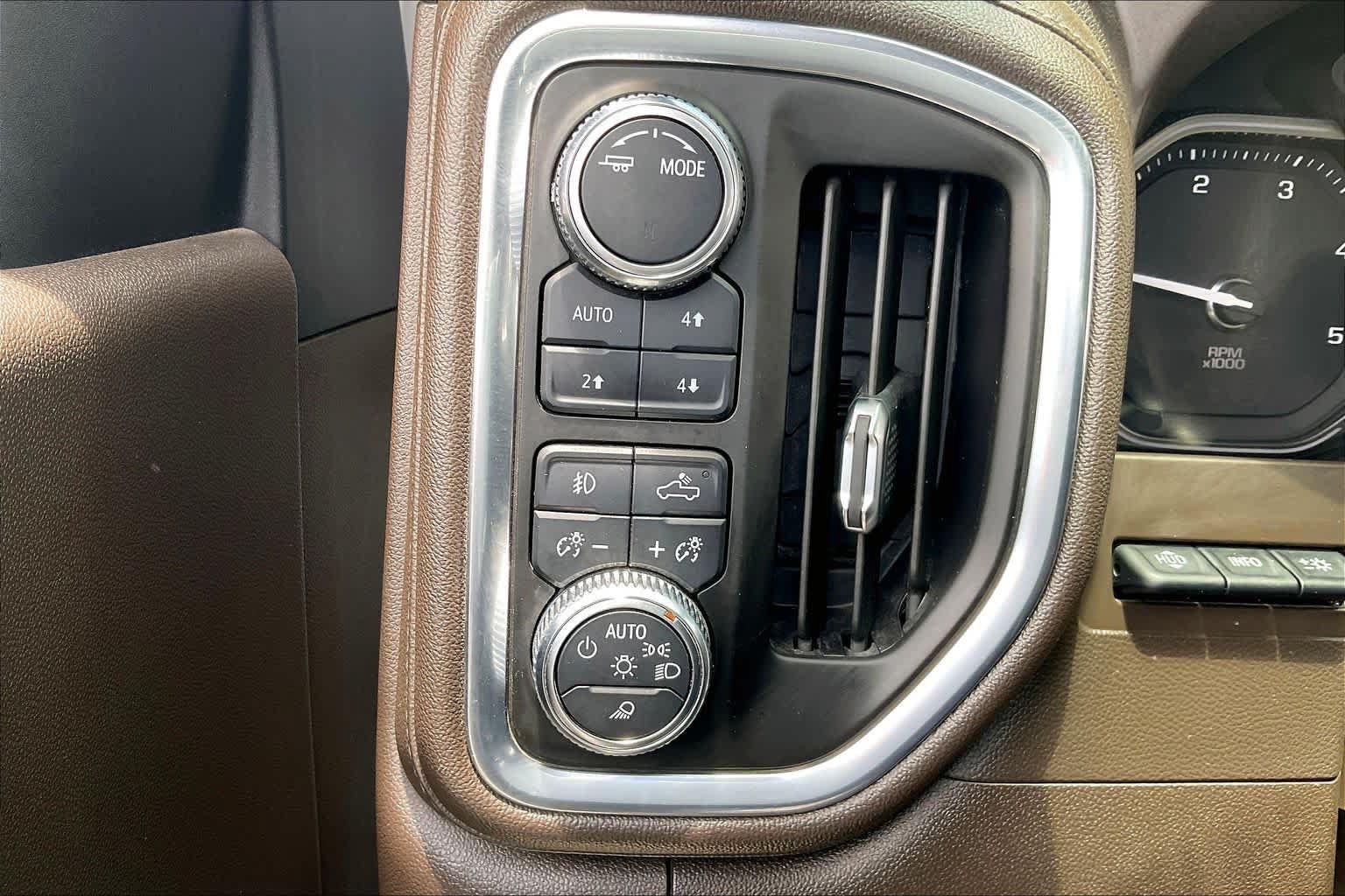 Used 2022 GMC Sierra 2500 Denali w/ Technology Package AWD/4WD image 14