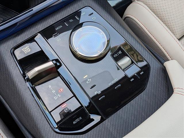 Used 2025 BMW X3 xDrive30i w/ Premium Package image 12