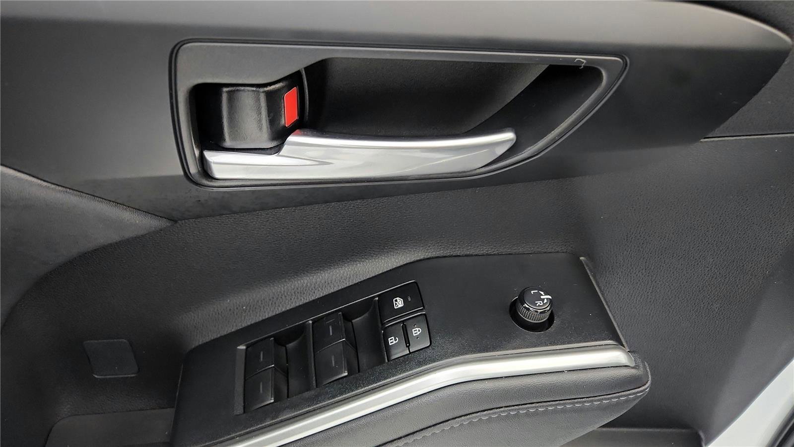 Certified 2023 Toyota Highlander XLE image 24