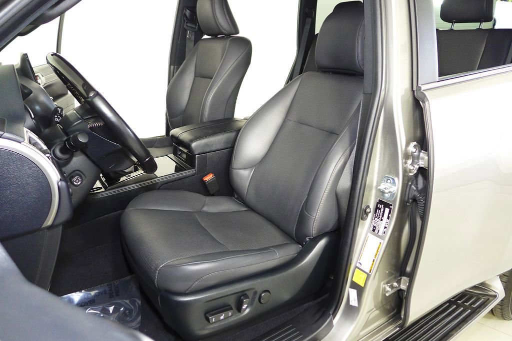 Used 2022 Lexus GX 460 Premium w/ Premium Package AWD/4WD image 22