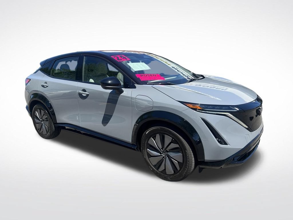Used 2024 Nissan Ariya AWD image 3