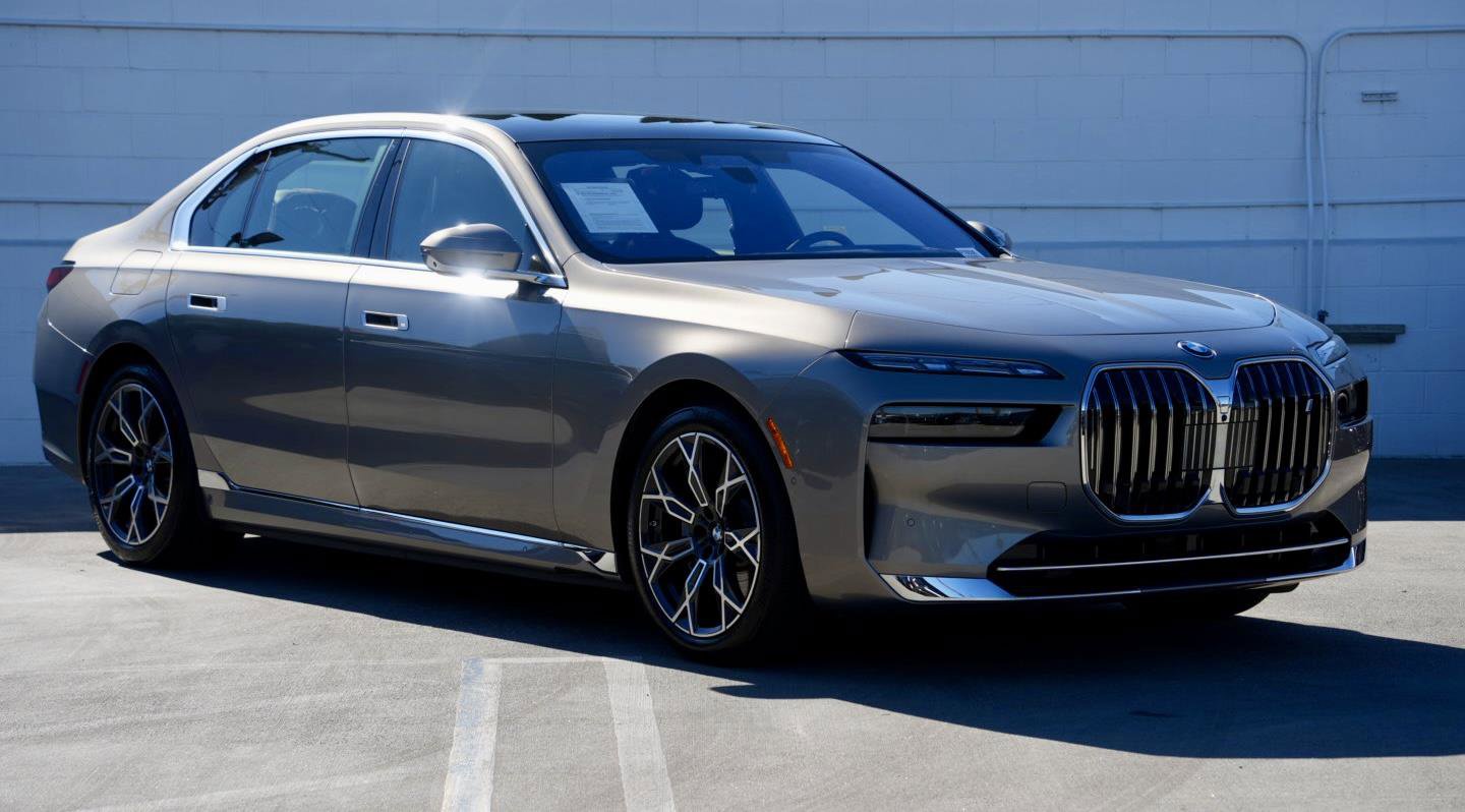 Used 2025 BMW i7 xDrive60