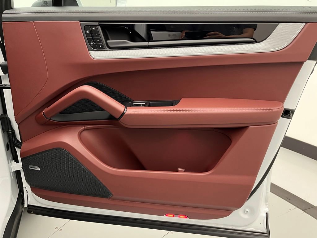 New 2025 Porsche Cayenne S image 29