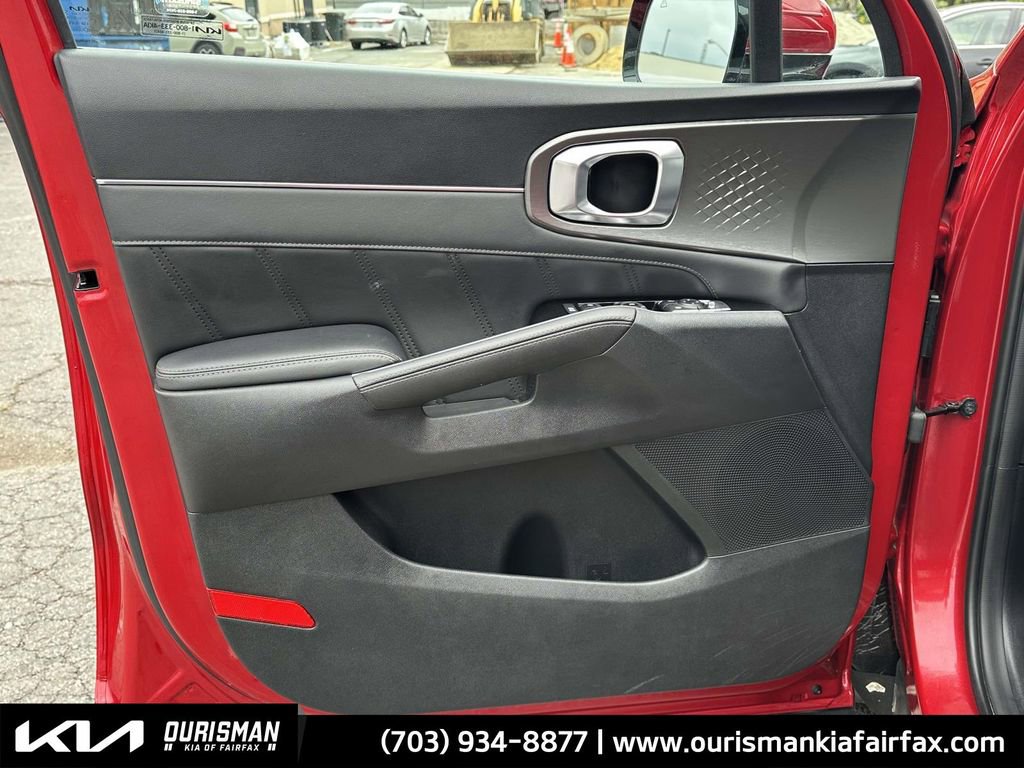 Used 2022 Kia Sorento SX w/ Panoramic Sunroof Package image 26
