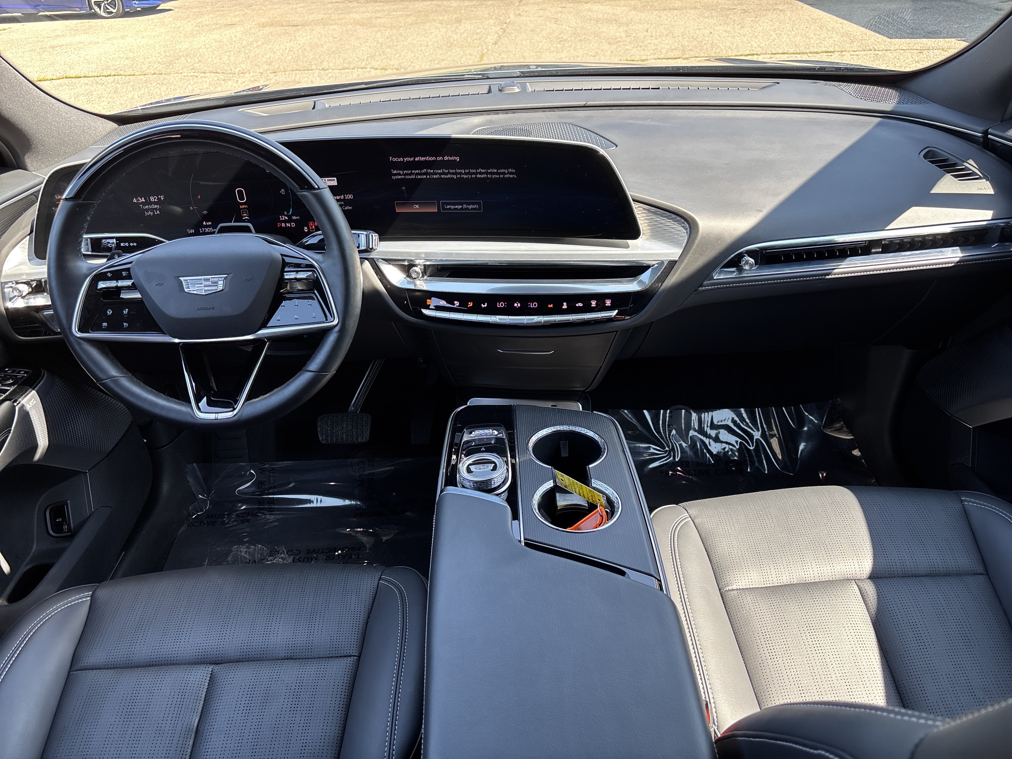 Used 2024 Cadillac Lyriq Luxury AWD/4WD image 19