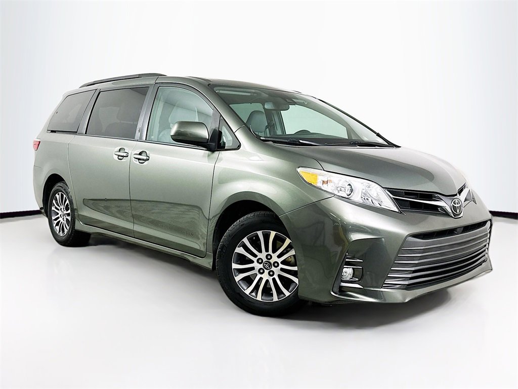 Used 2018 Toyota Sienna XLE