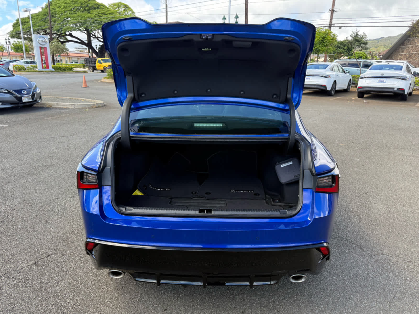 Used 2025 Lexus IS 350 F Sport RWD image 11
