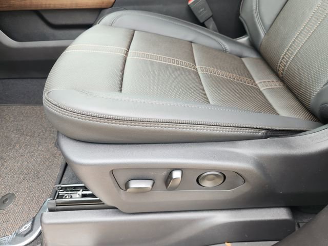 New 2026 Chevrolet Silverado 2500 High Country w/ High Country Premium Package AWD/4WD image 25