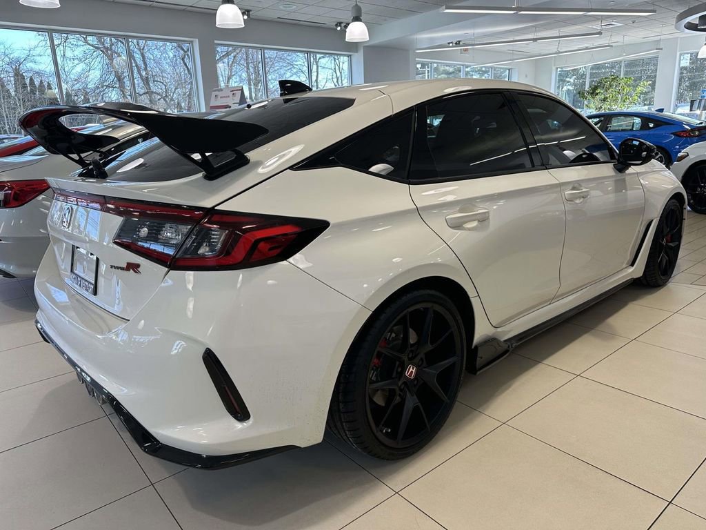 Used 2023 Honda Civic Type R image 2