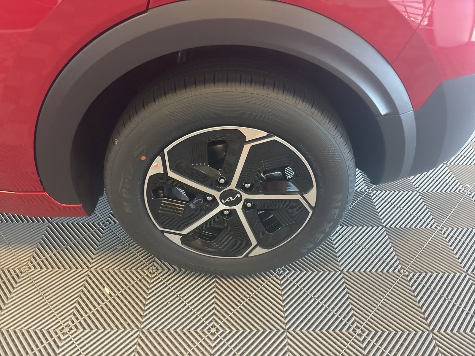 New 2025 Kia Niro EX image 7