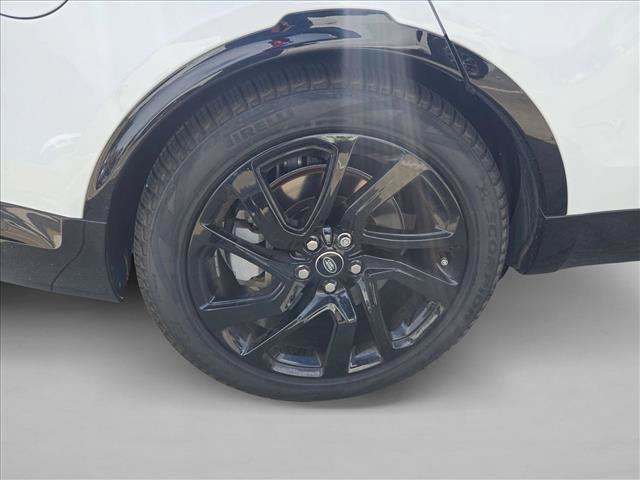 Used 2025 Land Rover Discovery Dynamic SE AWD/4WD image 22