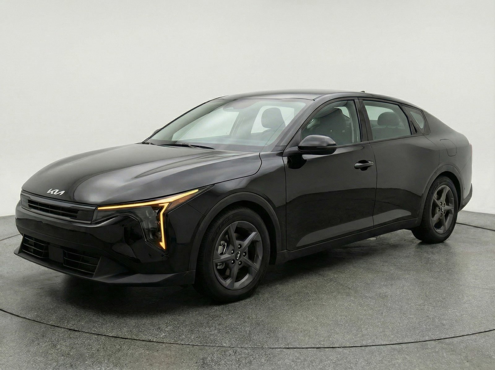 Used 2025 Kia K4 FWD image 3