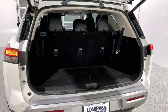 Used 2023 Nissan Pathfinder Platinum AWD/4WD image 45