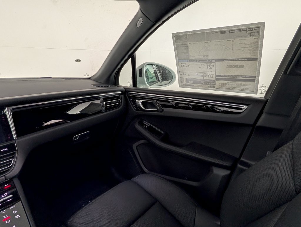 New 2026 Porsche Macan AWD/4WD image 25