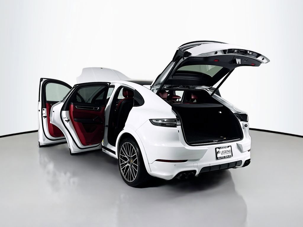 Used 2022 Porsche Cayenne GTS AWD/4WD image 28