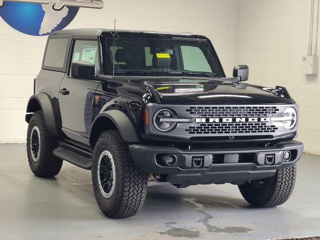 New 2025 Ford Bronco Badlands w/ Sasquatch Package AWD/4WD image 3