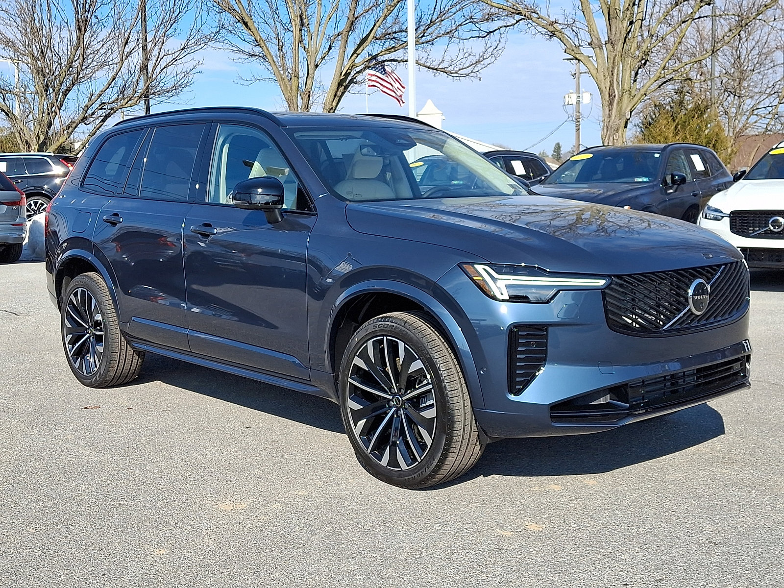 New 2026 Volvo XC90 T8 Ultra w/ Protection Package Premier image 1