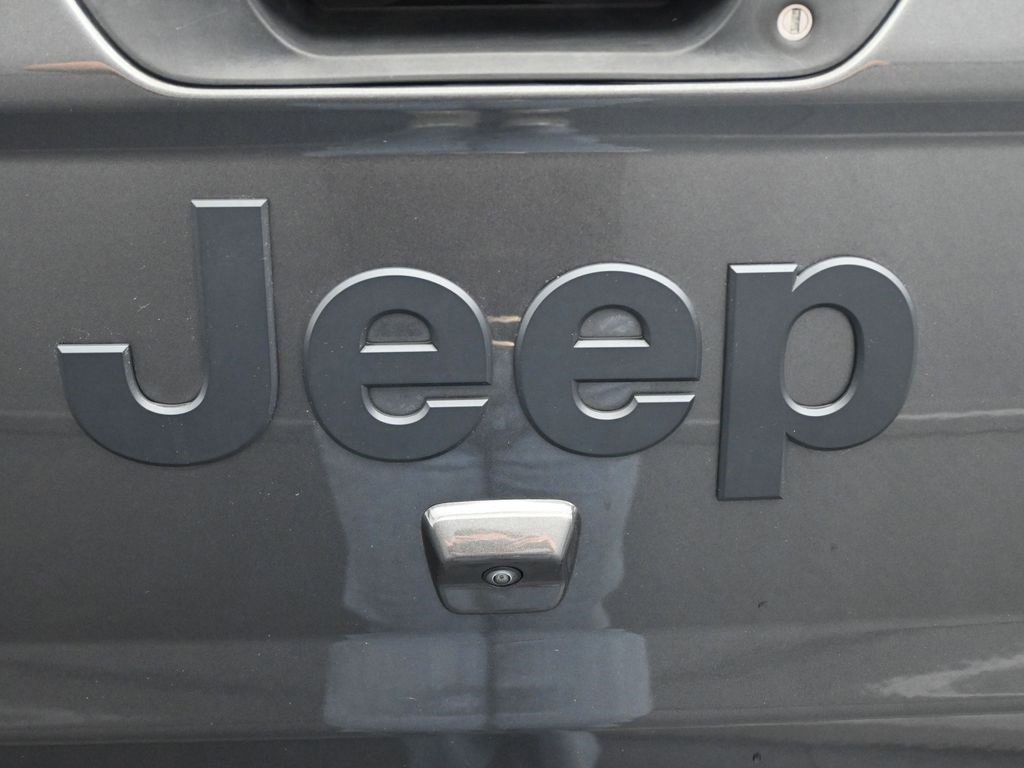 Used 2021 Jeep Gladiator Sport image 29