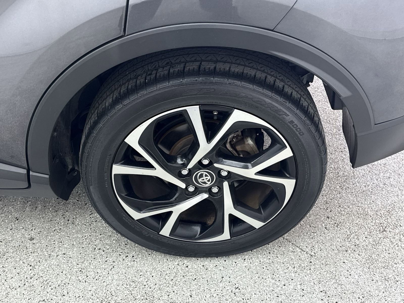 Used 2018 Toyota C-HR XLE image 39