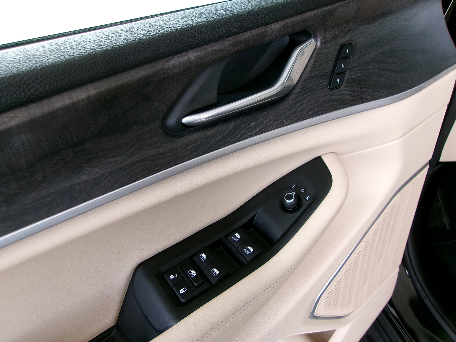 New 2026 Jeep Grand Cherokee Limited AWD/4WD image 12