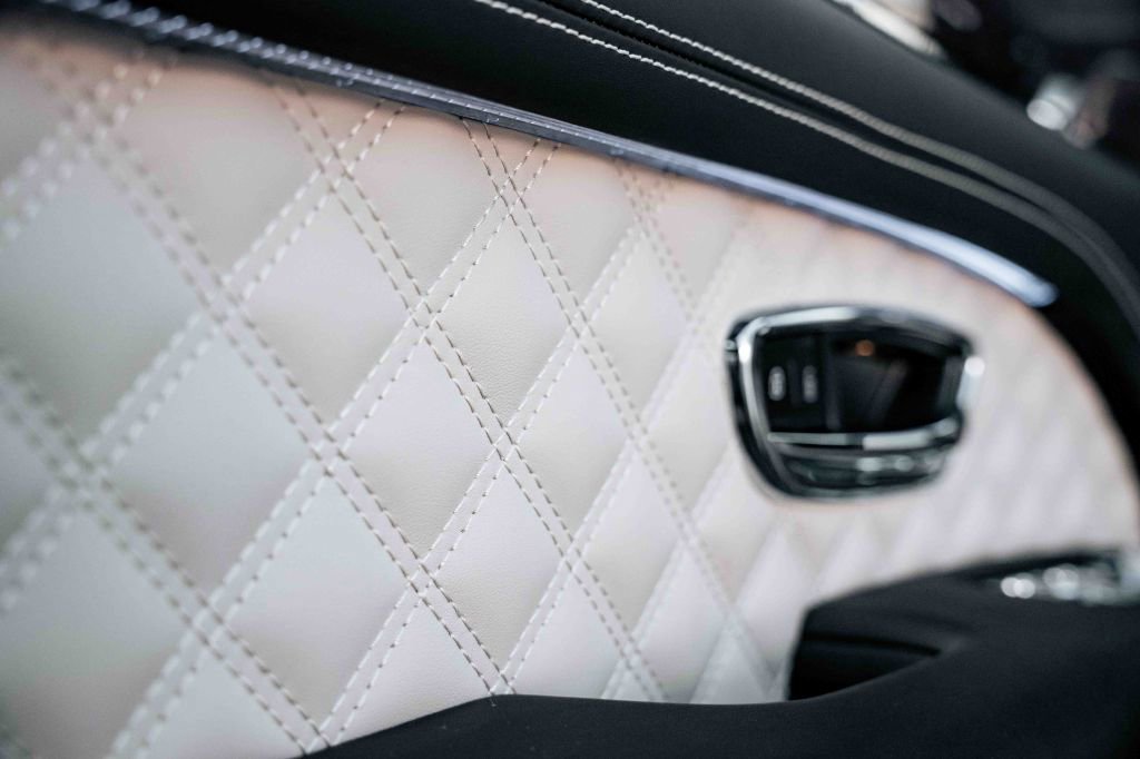 Used 2021 Bentley Bentayga image 25