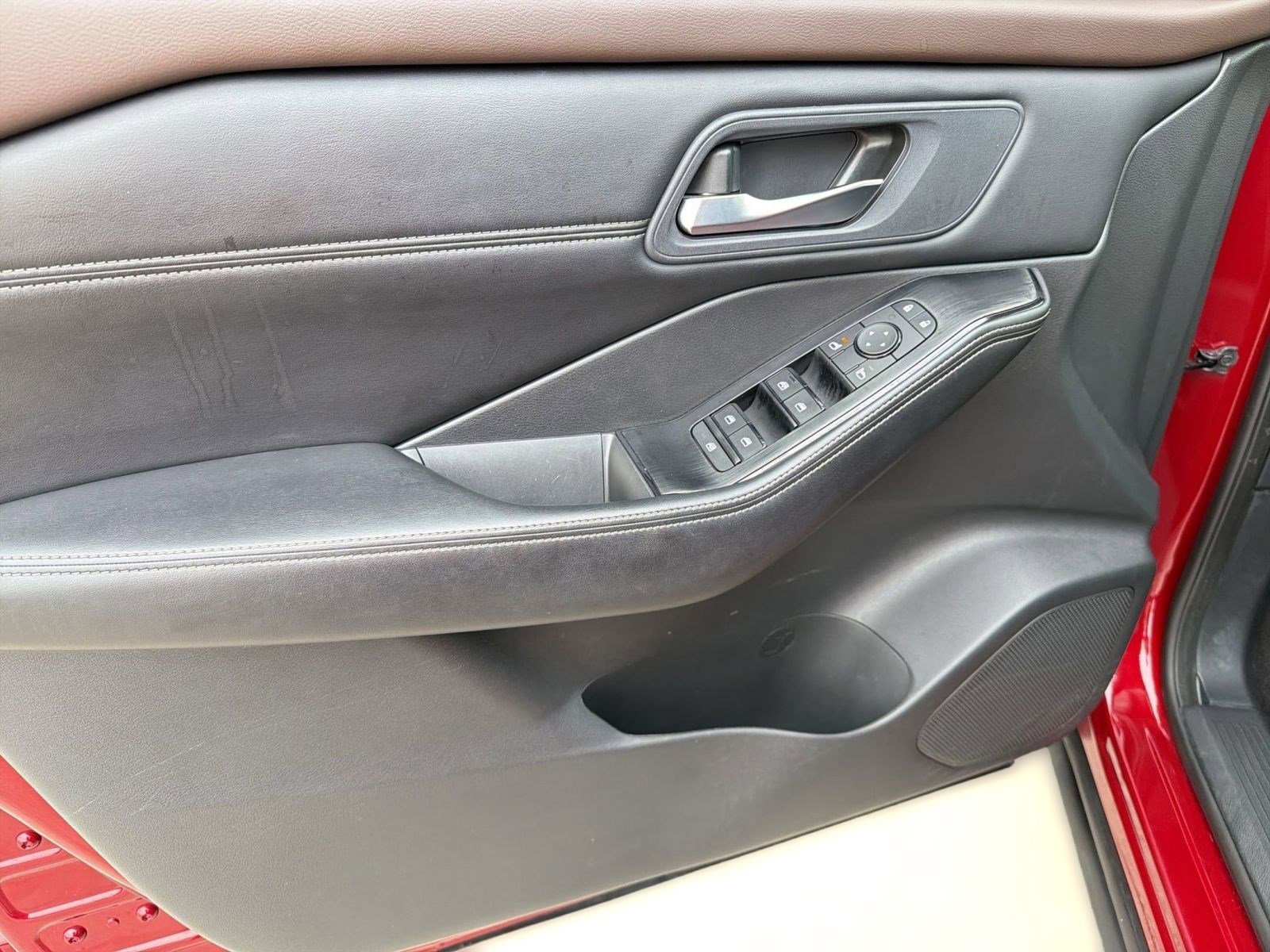 Used 2023 Nissan Rogue SV w/ SV Premium Package FWD image 13