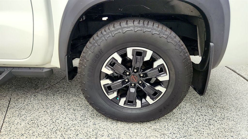 Used 2023 Nissan Frontier PRO-4X w/ Pro Convenience Package AWD/4WD image 9