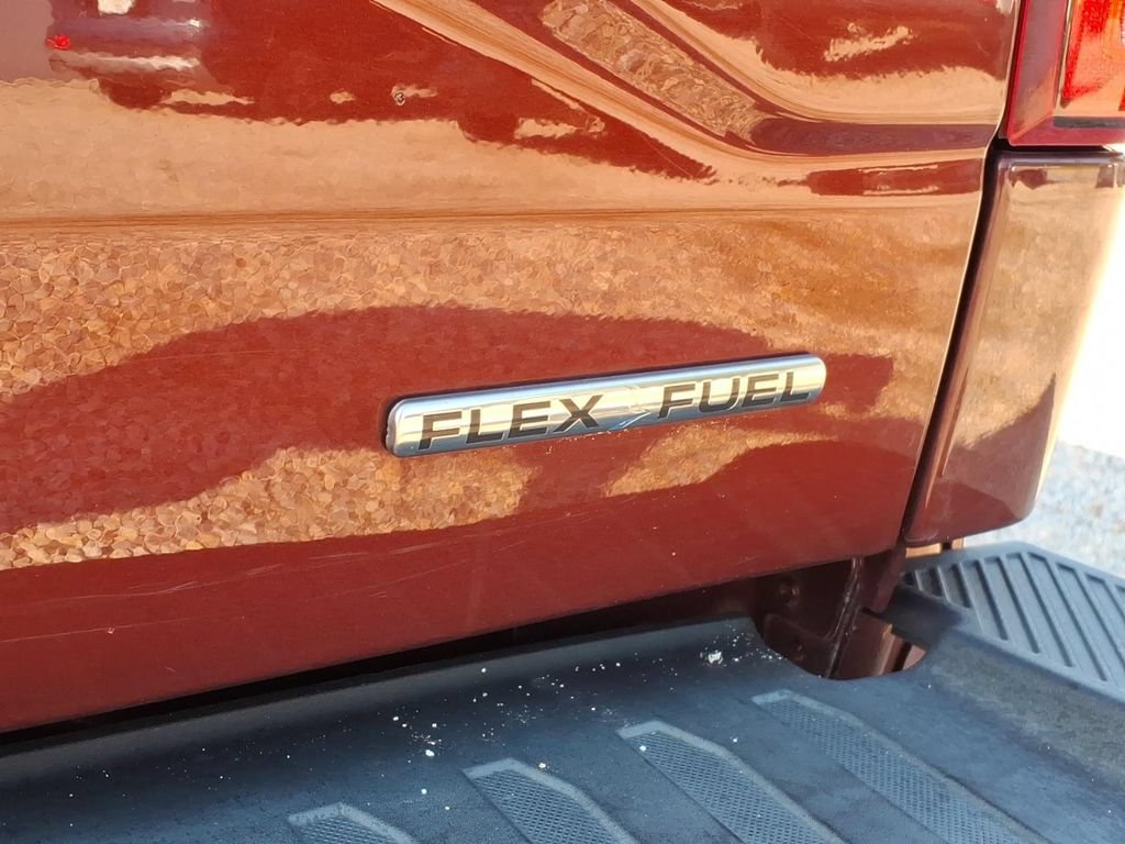 Used 2016 Ford F150 Lariat w/ Equipment Group 502A Luxury AWD/4WD image 9