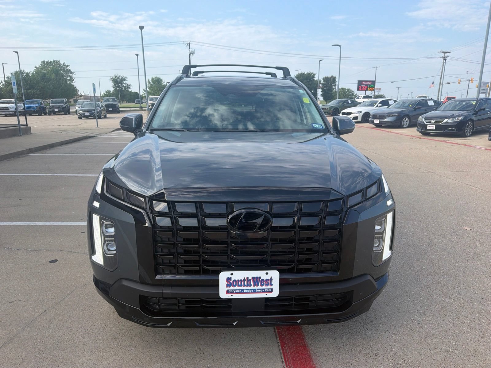 Used 2024 Hyundai Palisade XRT FWD image 2