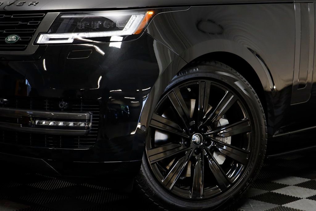 New 2025 Land Rover Range Rover SE AWD/4WD image 5