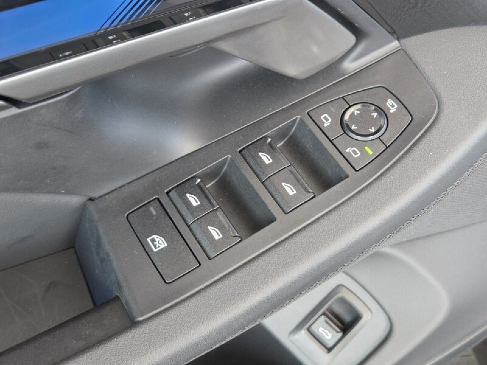 Used 2025 BMW i5 M60 w/ Premium Package AWD/4WD image 24