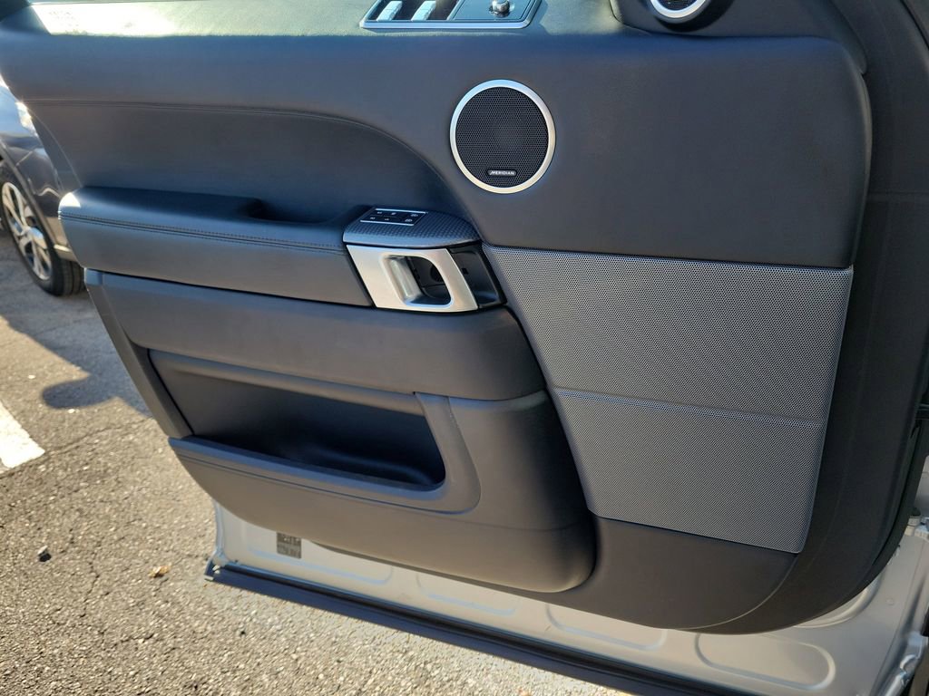 Used 2021 Land Rover Range Rover Sport HST image 23