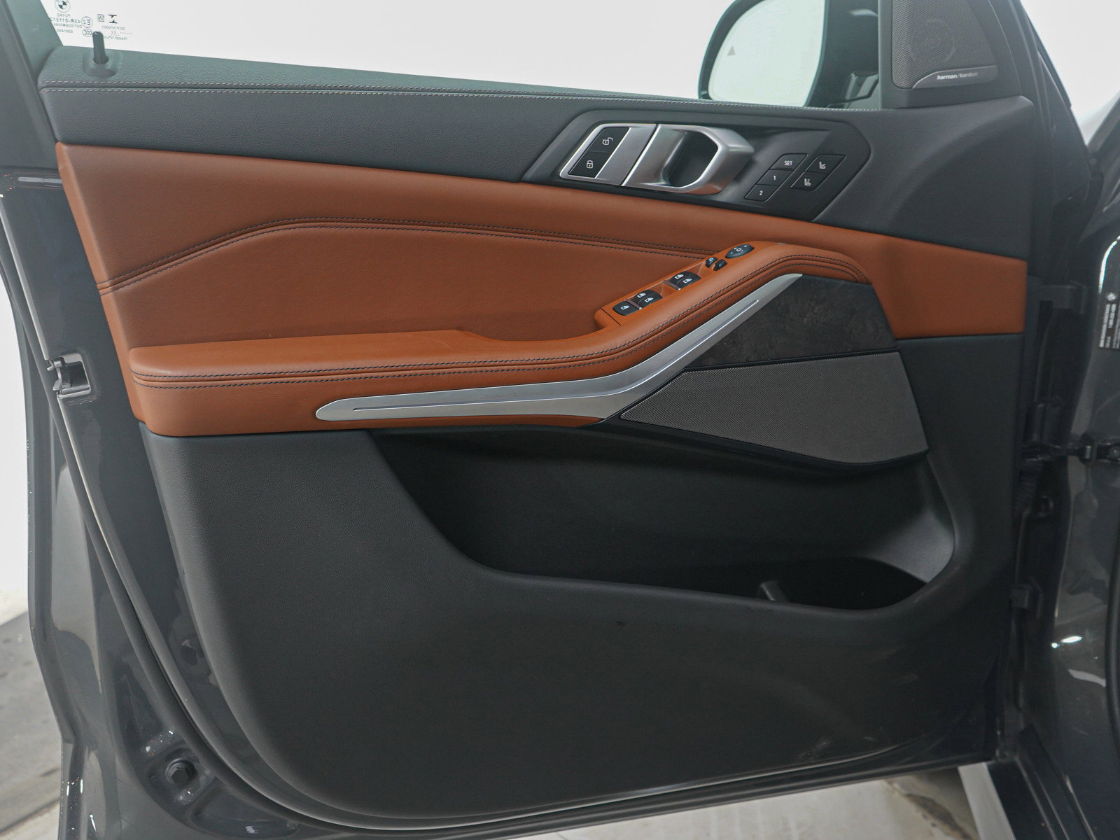 Used 2022 BMW X5 M50i w/ Executive Package image 23