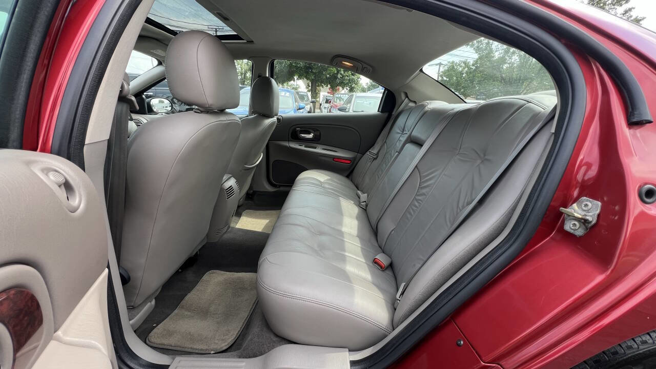 Used 2004 Chrysler Concorde LXi image 14