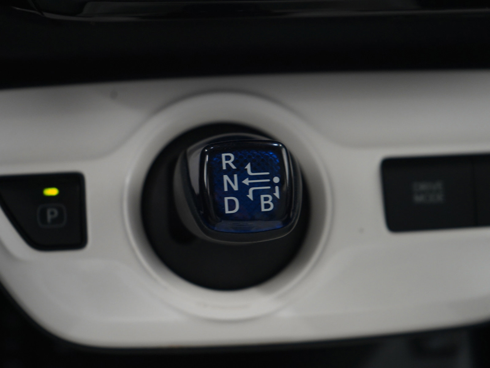 Used 2018 Toyota Prius Four w/ Advanced Technology Package FWD image 18