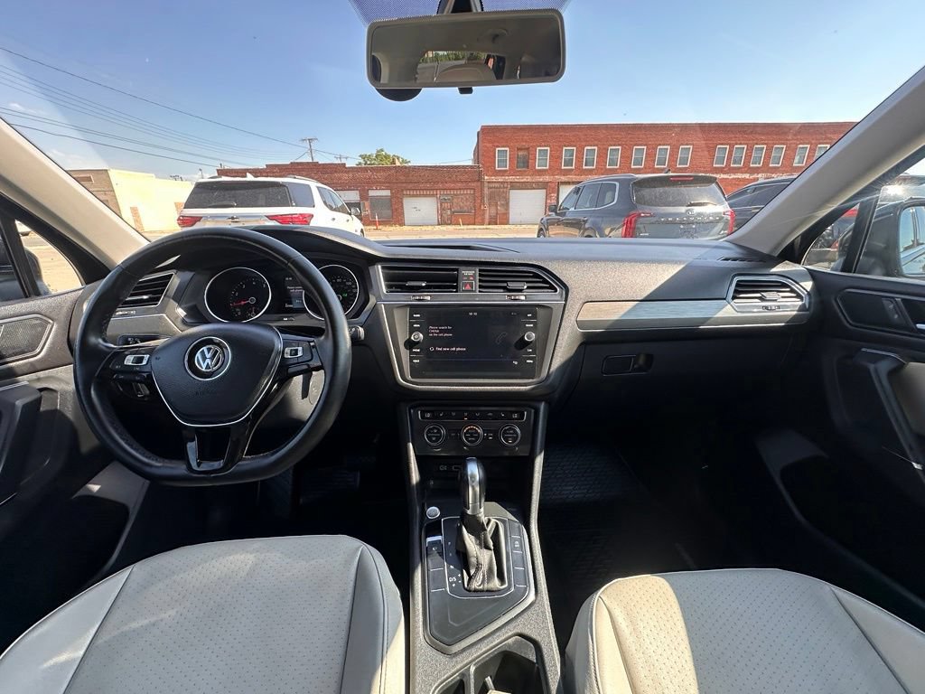 Used 2018 Volkswagen Tiguan SE w/ Front Fog Lights Package FWD image 17