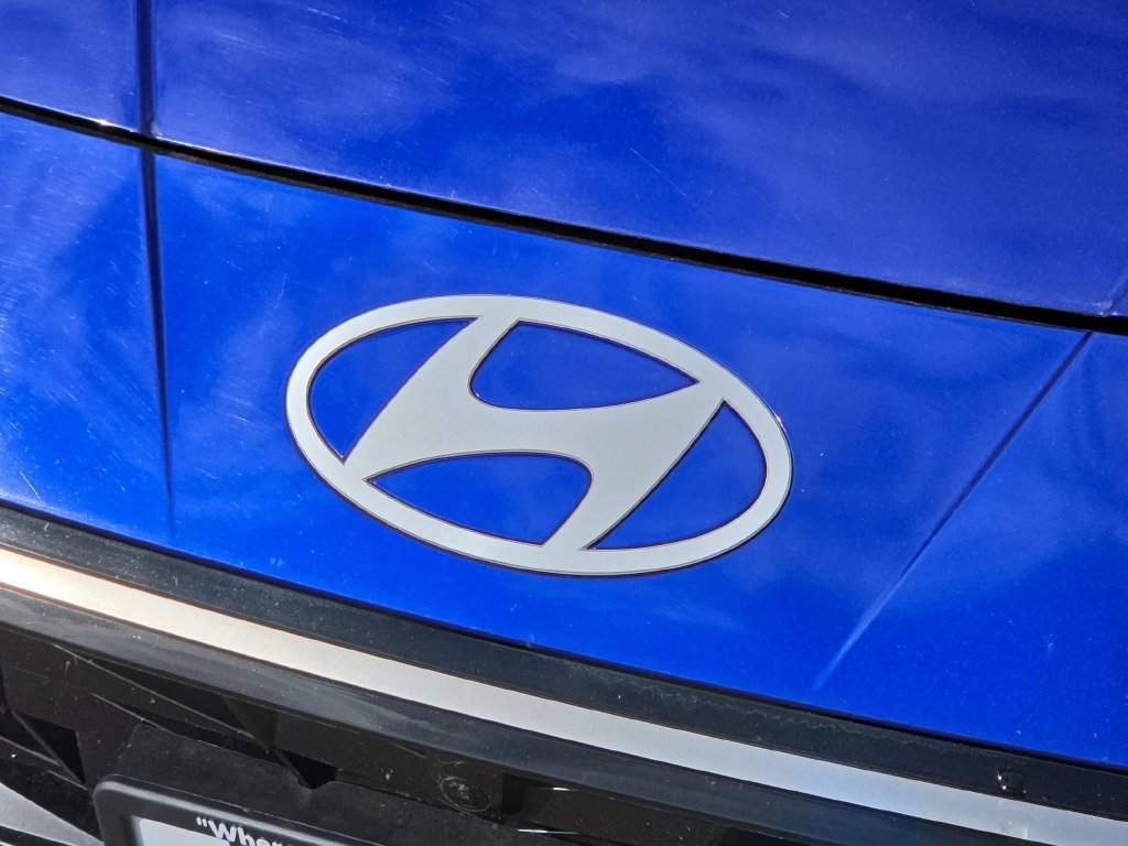 Used 2024 Hyundai Elantra Limited FWD image 10