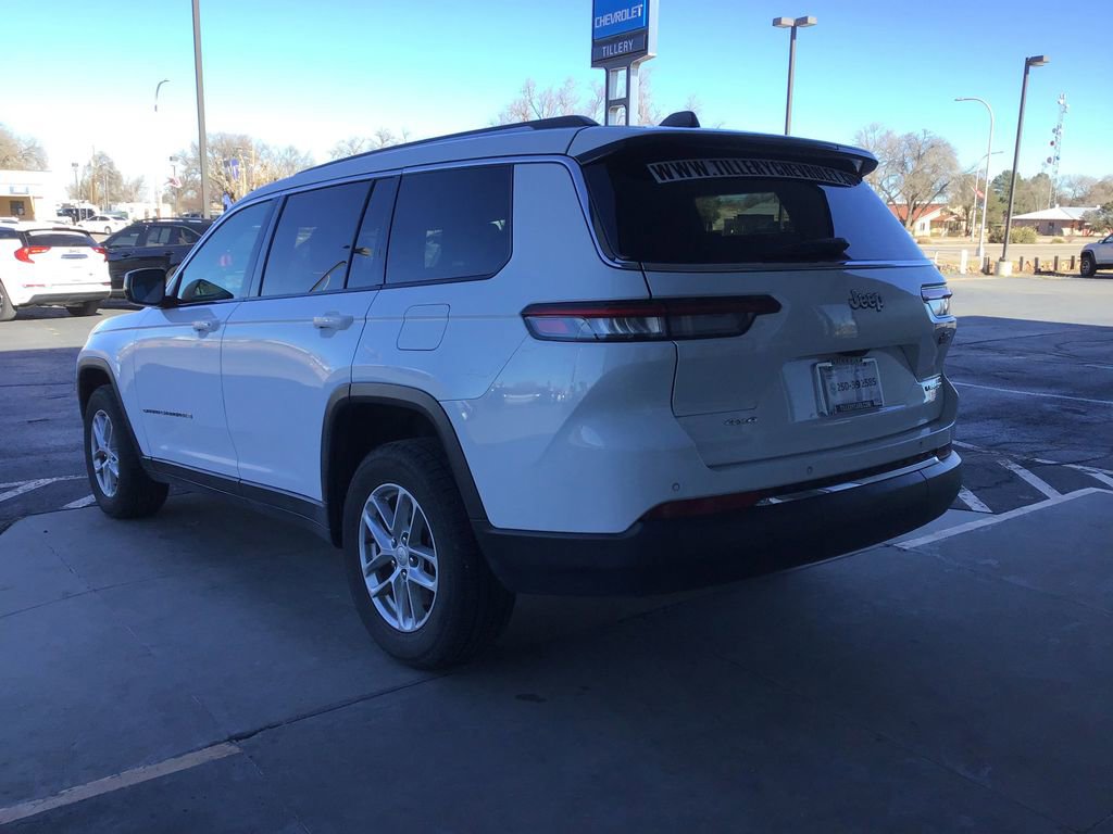 Used 2023 Jeep Grand Cherokee L Laredo image 4